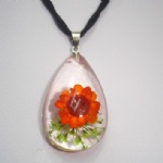 clear artificial amber with real flower necklace  2SDF01