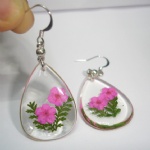 clear earring with pressed flower BEB105a