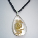 artificial amber pendant with real insect 2SD05