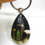artificial amber keychain with real sea horse 3BKSH