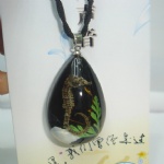 artificial amber pendant with real sea horse 2BDSH