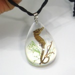 artificial amber pendant with real sea horse 2SDSH