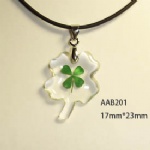 clear lucky clover necklace