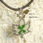 four leaf clover necklace  maple leaves   AAA116